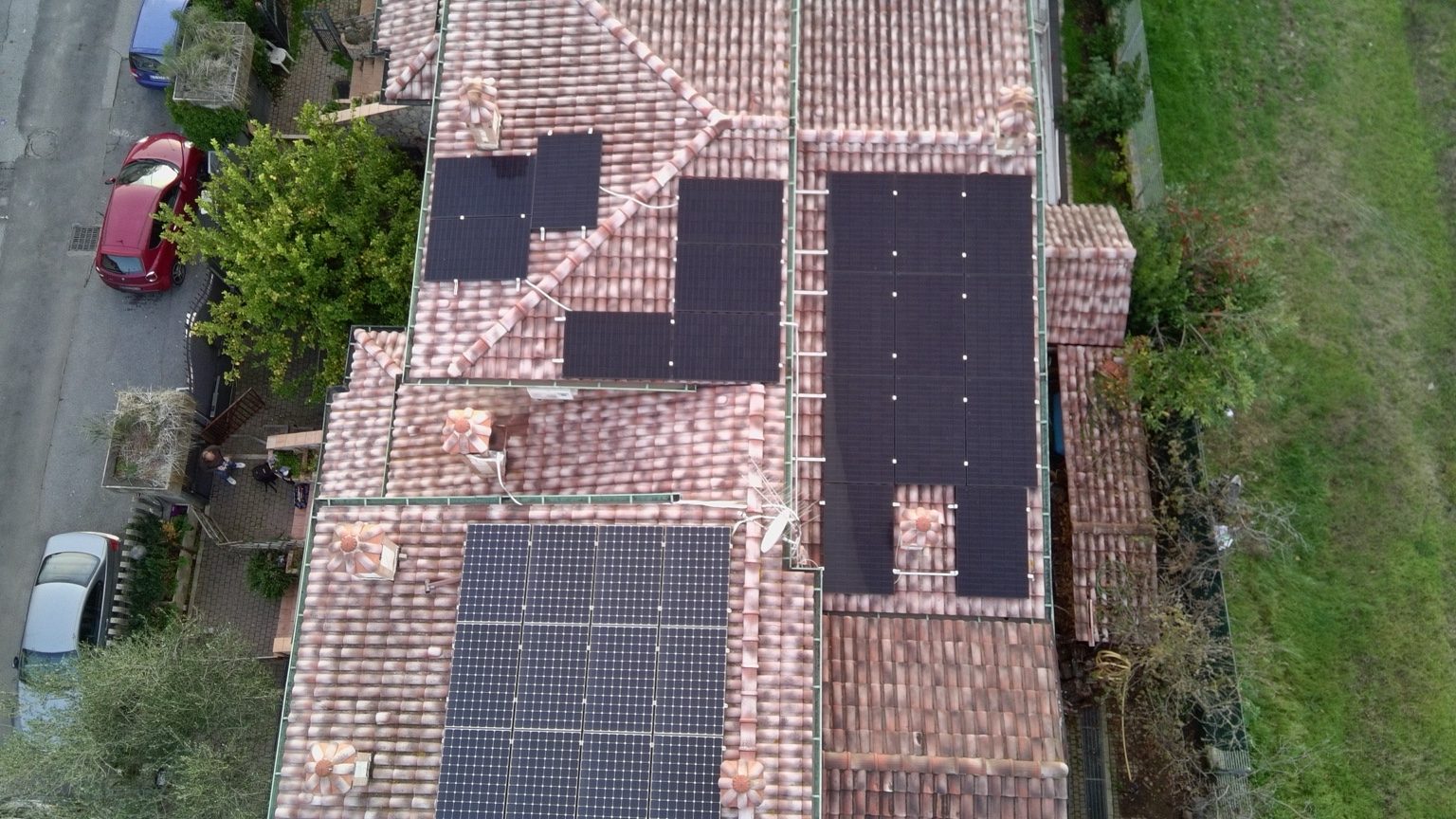 Impianto fotovoltaico su tetto nel Lazio